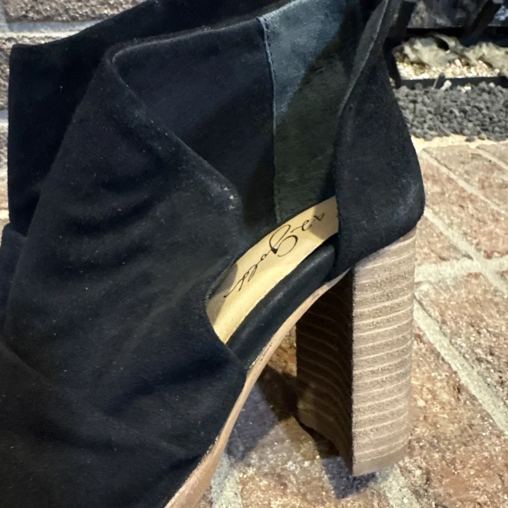 42 Gold Womens Open Toe Bootie Size 6.5 Black Suede Block Heel Slouchy